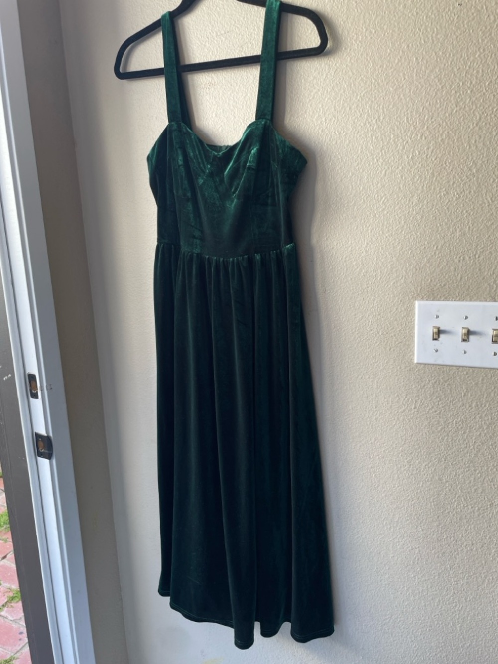 Emerald Velvet Women’s Dress - Sleeveless Party Gown sweetheart neckline Medium
